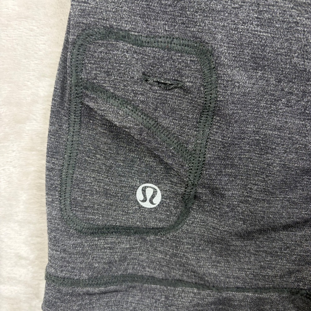 Lululemon Run Team Spirit Tech Heathered Gray Black Trim Athletic Top Women Sz 4 - Picture 8 of 9